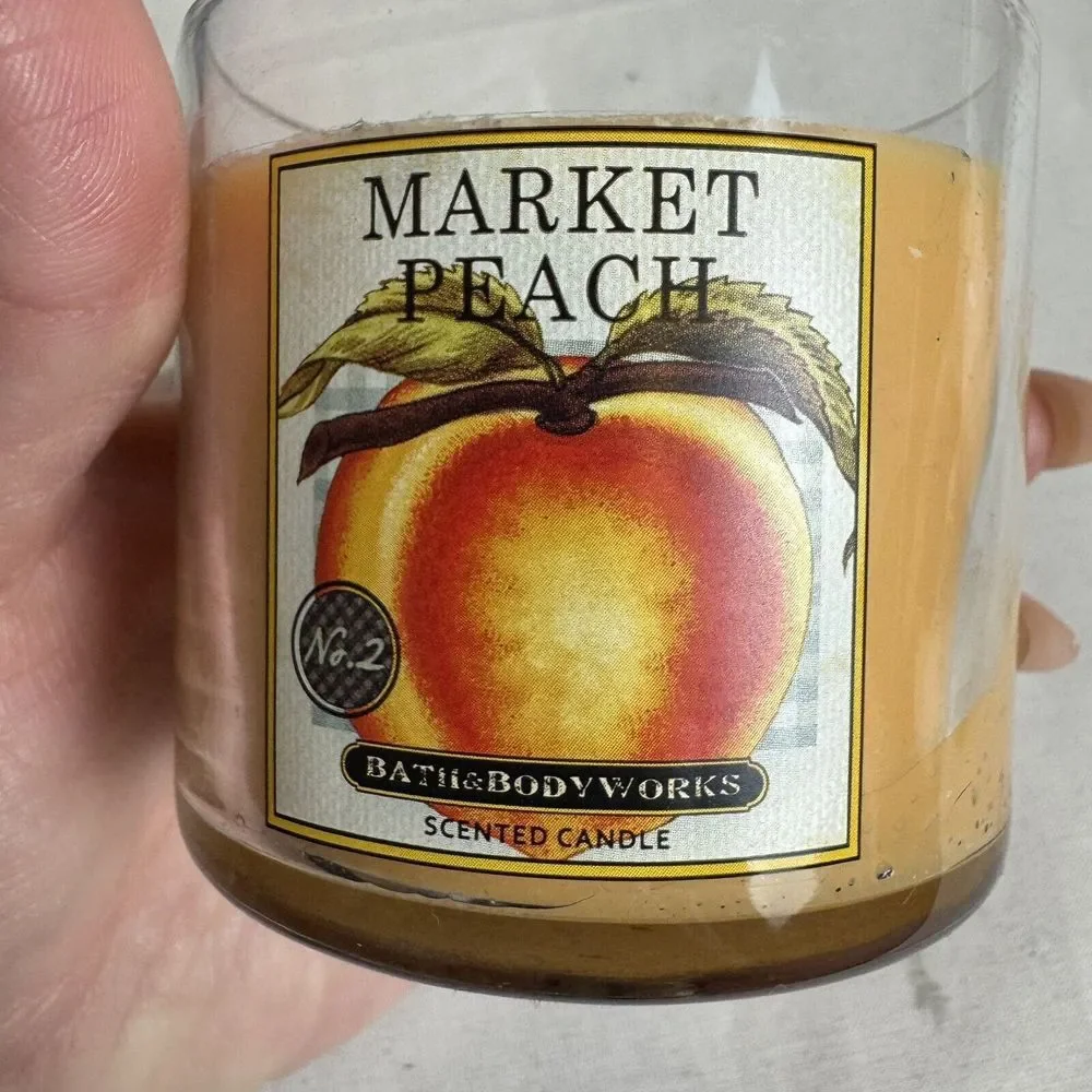Bath & Body Works MARKET PEACH Small 4 oz Single Wick Candle No Lid VTG NOS - Picture 2 of 4